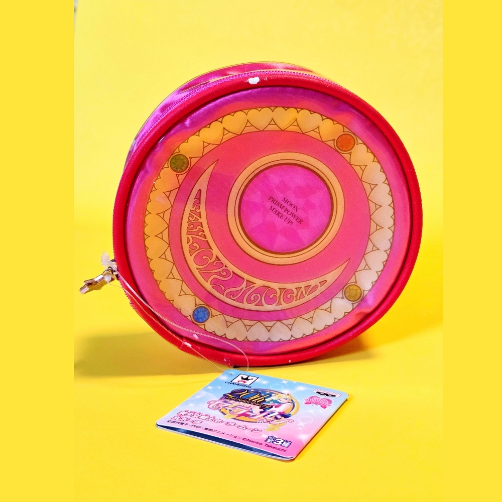 Sailor Moon 20th Anniversary Moon Prism Power Makeup Round Pouch (deterioration)